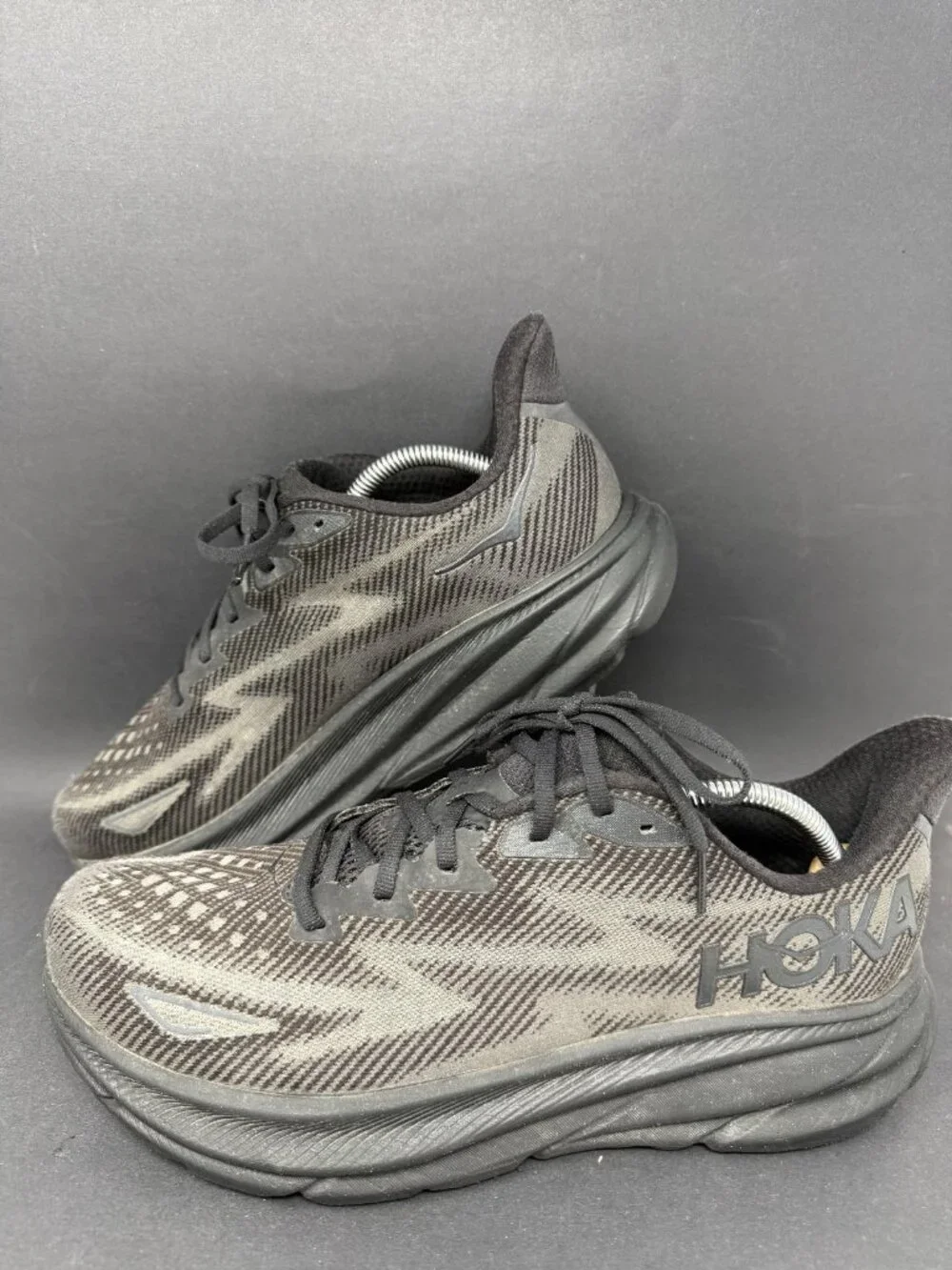 Hoka Clifton 9 Wide Running Shoes Mens 12 2E Black Sneakers BBLC 1132210